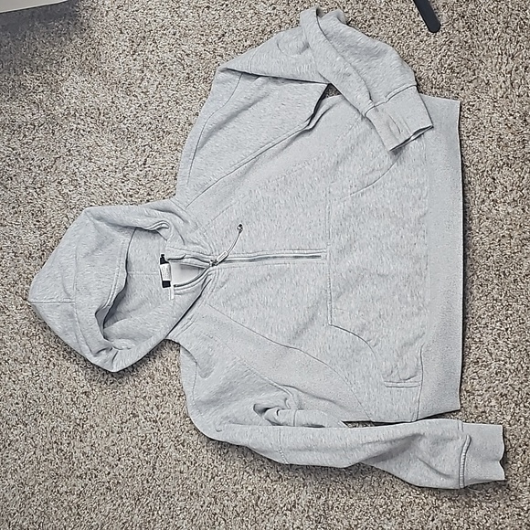 Trendy Queen Cropped Sweatshirt - Picture 1 of 5